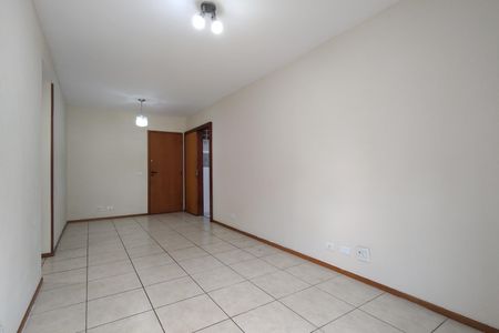 Sala de apartamento para alugar com 2 quartos, 66m² em Pechincha, Rio de Janeiro