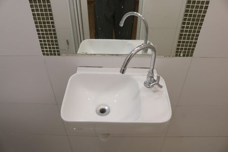 Kitnet- Banheiro de kitnet/studio para alugar com 1 quarto, 15m² em Perdizes, São Paulo