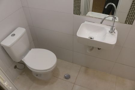 Kitnet- Banheiro de kitnet/studio para alugar com 1 quarto, 15m² em Perdizes, São Paulo