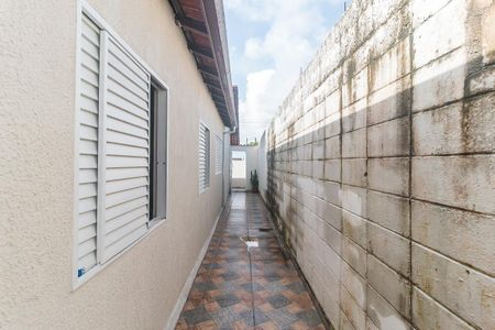 Casa para alugar com 80m², 2 quartos e 3 vagas Casa para alugar com 80m², 2 quartos e 3 vagasCorredor Lateral