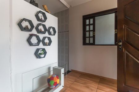 Casa para alugar com 80m², 2 quartos e 3 vagas Casa para alugar com 80m², 2 quartos e 3 vagasEntrada