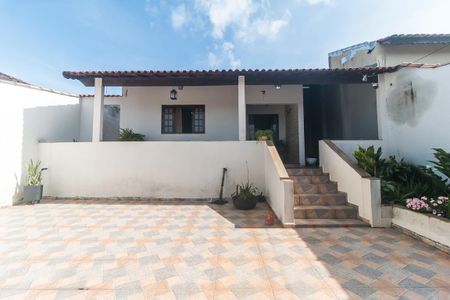Casa para alugar com 80m², 2 quartos e 3 vagas Casa para alugar com 80m², 2 quartos e 3 vagasGaragem