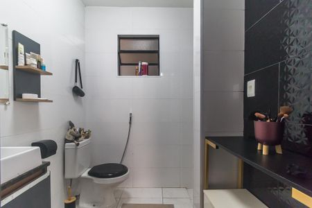 Casa para alugar com 80m², 2 quartos e 3 vagas Casa para alugar com 80m², 2 quartos e 3 vagasBanheiro da Suíte