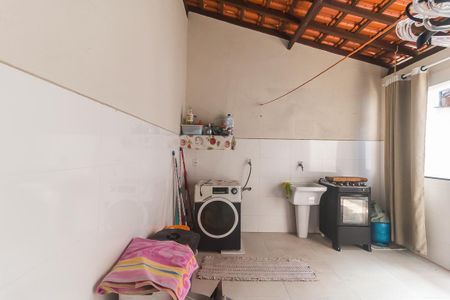 Casa para alugar com 80m², 2 quartos e 3 vagas Casa para alugar com 80m², 2 quartos e 3 vagasÁrea de Serviço