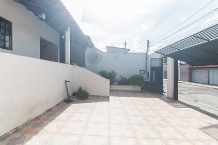 Casa para alugar com 80m², 2 quartos e 3 vagas Casa para alugar com 80m², 2 quartos e 3 vagasGaragem