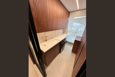 Apartamento à venda com 230m², 4 quartos e 3 vagas Apartamento à venda com 230m², 4 quartos e 3 vagasÁrea de serviço