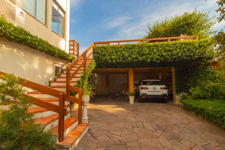 Casa à venda com 334m², 4 quartos e 2 vagas Casa à venda com 334m², 4 quartos e 2 vagasGaragem