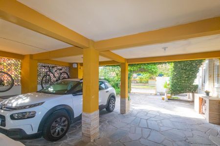Casa à venda com 334m², 4 quartos e 2 vagas Casa à venda com 334m², 4 quartos e 2 vagasGaragem