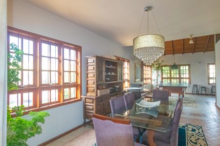 Casa à venda com 334m², 4 quartos e 2 vagas Casa à venda com 334m², 4 quartos e 2 vagasSala 3