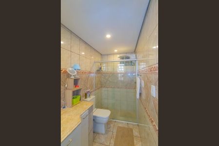 Casa à venda com 334m², 4 quartos e 2 vagas Casa à venda com 334m², 4 quartos e 2 vagasBanheiro da Suíte