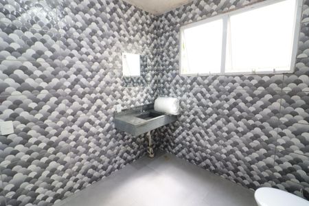 Banheiro de apartamento para alugar com 1 quarto, 42m² em Jardim do Lago, Osasco