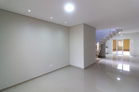 Casa para alugar com 190m², 3 quartos e 2 vagas Casa para alugar com 190m², 3 quartos e 2 vagasSala