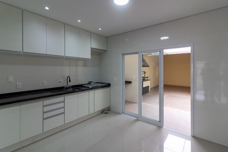 Casa para alugar com 190m², 3 quartos e 2 vagas Casa para alugar com 190m², 3 quartos e 2 vagasCozinha
