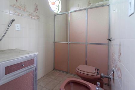 Casa para alugar com 220m², 3 quartos e 4 vagas Casa para alugar com 220m², 3 quartos e 4 vagasBanheiro da suíte