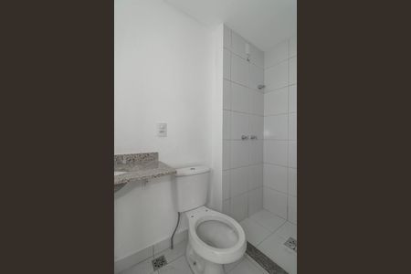 Banheiro de apartamento à venda com 2 quartos, 52m² em Humaitá, Porto Alegre