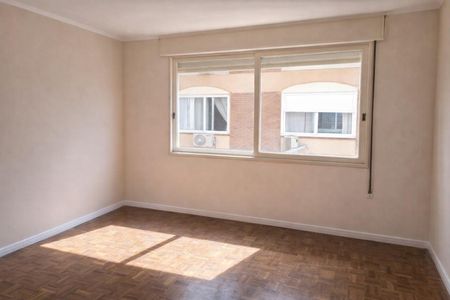 Sala  de apartamento para alugar com 1 quarto, 43m² em São João, Porto Alegre