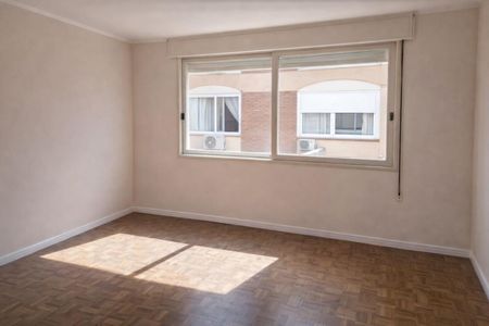 Sala  de apartamento para alugar com 1 quarto, 43m² em São João, Porto Alegre