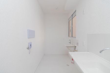 Cozinha e Área de Serviço de apartamento para alugar com 2 quartos, 40m² em Ipanema, Porto Alegre