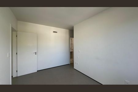 Casa de condomínio à venda com 493m², 4 quartos e 2 vagas Casa de condomínio à venda com 493m², 4 quartos e 2 vagasQuarto 2