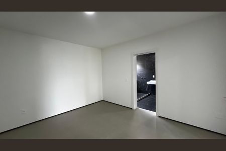 Casa de condomínio à venda com 493m², 4 quartos e 2 vagas Casa de condomínio à venda com 493m², 4 quartos e 2 vagasQuarto 3