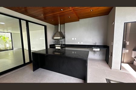Casa de condomínio à venda com 493m², 4 quartos e 2 vagas Casa de condomínio à venda com 493m², 4 quartos e 2 vagasÁrea externa