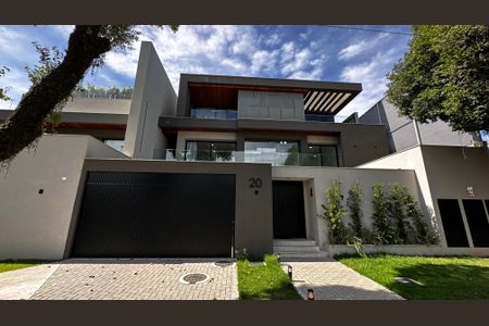 Casa de condomínio à venda com 493m², 4 quartos e 2 vagas Casa de condomínio à venda com 493m², 4 quartos e 2 vagasFachada