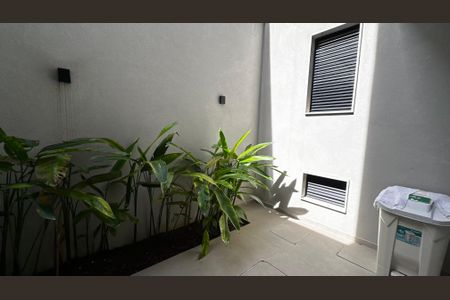 Casa de condomínio à venda com 493m², 4 quartos e 2 vagas Casa de condomínio à venda com 493m², 4 quartos e 2 vagasÁrea externa
