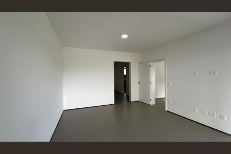 Casa de condomínio à venda com 493m², 4 quartos e 2 vagas Casa de condomínio à venda com 493m², 4 quartos e 2 vagasQuarto 3