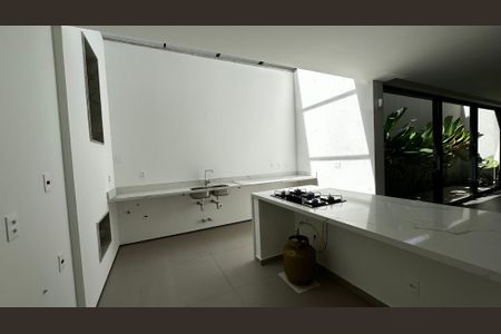 Casa de condomínio à venda com 493m², 4 quartos e 2 vagas Casa de condomínio à venda com 493m², 4 quartos e 2 vagasCozinha