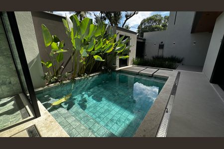 Casa de condomínio à venda com 493m², 4 quartos e 2 vagas Casa de condomínio à venda com 493m², 4 quartos e 2 vagasPiscina