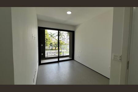 Casa de condomínio à venda com 493m², 4 quartos e 2 vagas Casa de condomínio à venda com 493m², 4 quartos e 2 vagasQuarto 1