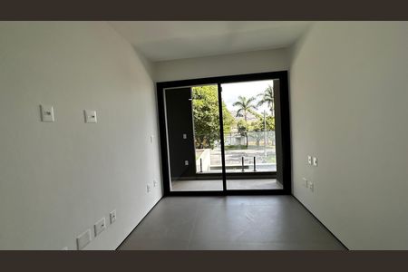Casa de condomínio à venda com 493m², 4 quartos e 2 vagas Casa de condomínio à venda com 493m², 4 quartos e 2 vagasQuarto 1