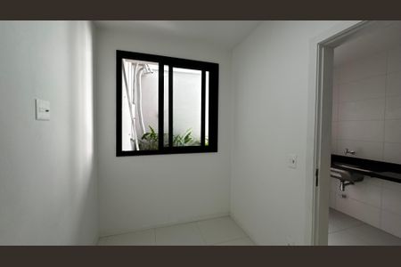 Casa de condomínio à venda com 493m², 4 quartos e 2 vagas Casa de condomínio à venda com 493m², 4 quartos e 2 vagasQuarto de Serviço