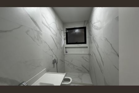Casa de condomínio à venda com 493m², 4 quartos e 2 vagas Casa de condomínio à venda com 493m², 4 quartos e 2 vagasBanheiro do Quarto 1
