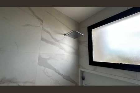 Casa de condomínio à venda com 493m², 4 quartos e 2 vagas Casa de condomínio à venda com 493m², 4 quartos e 2 vagasBanheiro do quarto 4