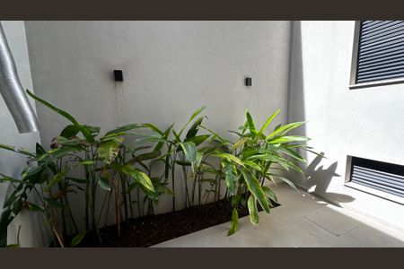 Casa de condomínio à venda com 493m², 4 quartos e 2 vagas Casa de condomínio à venda com 493m², 4 quartos e 2 vagasÁrea externa