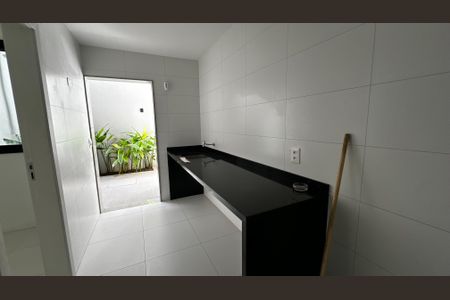 Casa de condomínio à venda com 493m², 4 quartos e 2 vagas Casa de condomínio à venda com 493m², 4 quartos e 2 vagasÁrea de Serviço