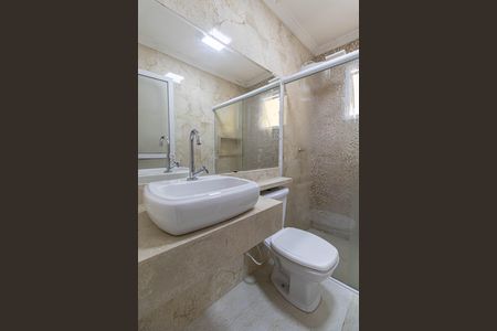 Casa à venda com 200m², 3 quartos e 2 vagas Casa à venda com 200m², 3 quartos e 2 vagasBanheiro Suíte