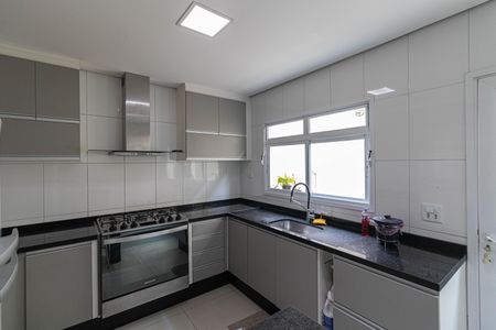 Casa à venda com 200m², 3 quartos e 2 vagas Casa à venda com 200m², 3 quartos e 2 vagasCozinha