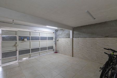 Casa à venda com 200m², 3 quartos e 2 vagas Casa à venda com 200m², 3 quartos e 2 vagasGaragem