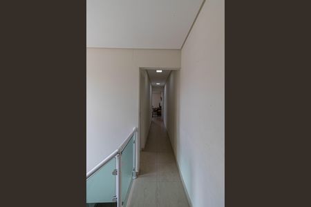 Casa à venda com 200m², 3 quartos e 2 vagas Casa à venda com 200m², 3 quartos e 2 vagasCorredor