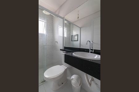 Casa à venda com 200m², 3 quartos e 2 vagas Casa à venda com 200m², 3 quartos e 2 vagasBanheiro