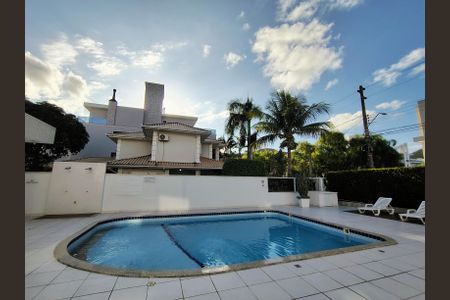 Apartamento para alugar com 85m², 2 quartos e 1 vagaÁrea comum - Piscina