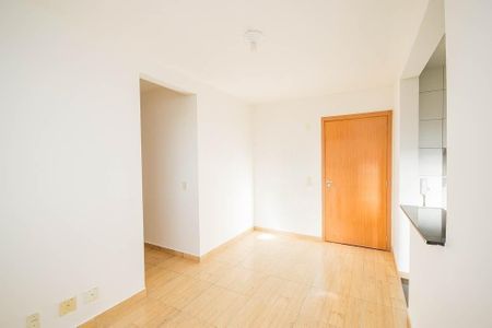 Sala  de apartamento para alugar com 2 quartos, 40m² em Jardim Dona Leopoldina, Porto Alegre