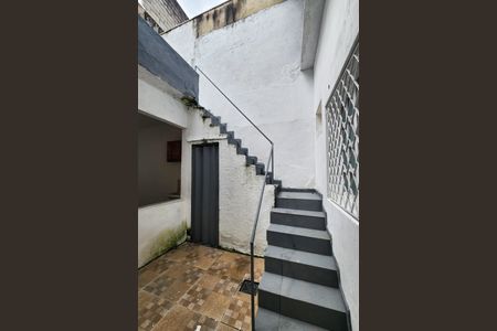 Casa de condomínio para alugar com 85m², 2 quartos e sem vaga Casa de condomínio para alugar com 85m², 2 quartos e sem vagaEscada