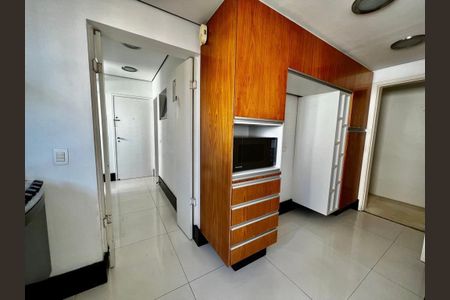 Apartamento à venda com 4 quartos, 220m² em Campo Belo, São Paulo