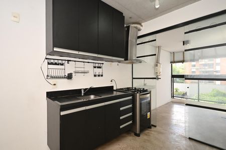 Cozinha de apartamento para alugar com 1 quarto, 70m² em Vila Suzana, São Paulo