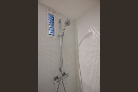 Banheiro de apartamento para alugar com 1 quarto, 70m² em Vila Suzana, São Paulo