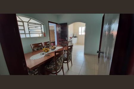 Casa à venda com 3 quartos, 275m² em Balneário São Francisco, Diadema