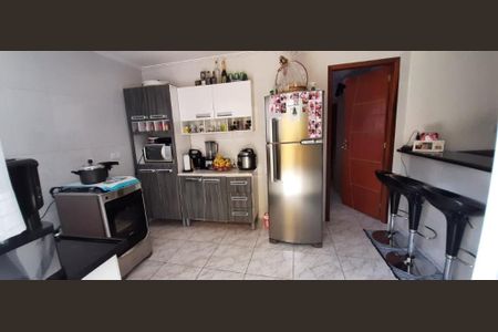 Casa à venda com 3 quartos, 275m² em Balneário São Francisco, Diadema